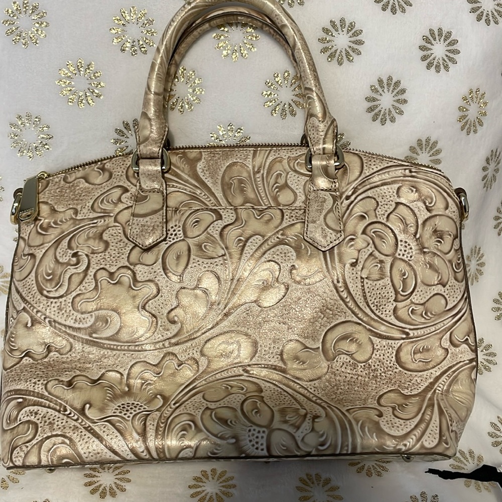 Brahmin bag as new. Nice and neutral. No strap.